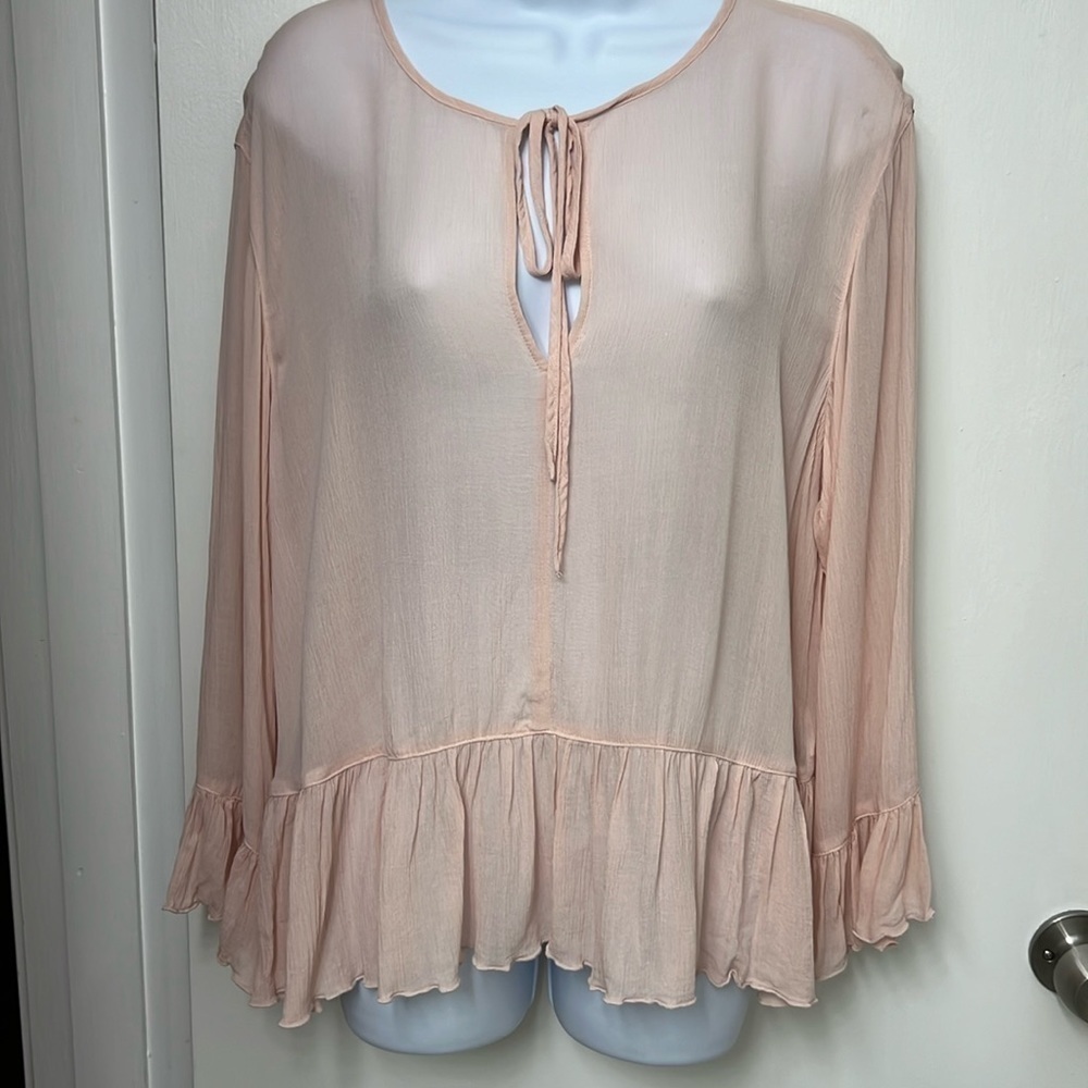 120. DKNY JEANS Peasant blouse, 100% rayon, mauve colored, ruffled wrist & waist